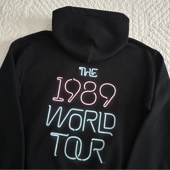 Taylor Swift The 1989 World Tour 2015 Hoodie Sweatshirt Neon Script Small - Picture 11 of 12